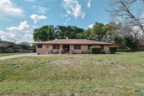 103 Rhodes Rd, Victoria, TX 77904