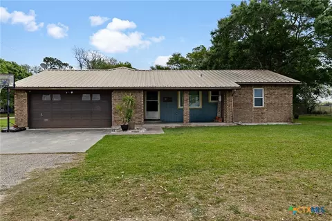 73 Mesquite St, Lolita, TX 77971