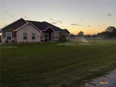 36 Meadow Creek Dr, Inez, TX 77968