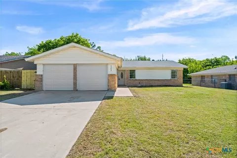 1303 Little St, Copperas Cove, TX 76522