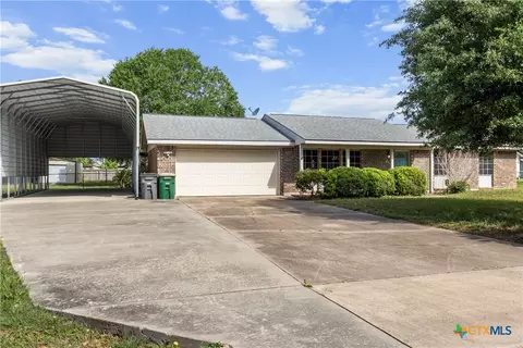 204 Berwick St, Victoria, TX 77904