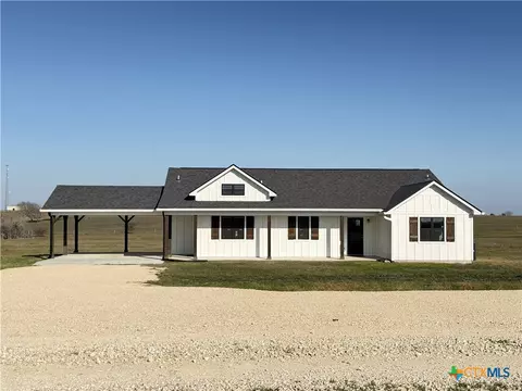 1742 Martinez Rd, Yoakum, TX 77995