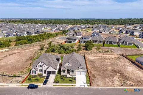 212 Borrego Bnd, Liberty Hill, TX 78642