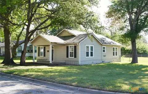 1003 N 15th St, Temple, TX 76501