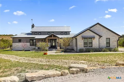 2105 Legacy Hills Dr, Johnson City, TX 78636