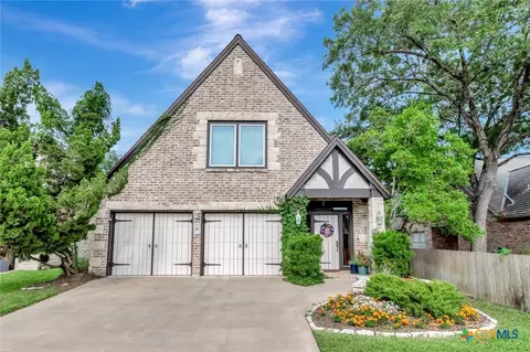 6 Cotswold Ln, Victoria, TX 77904