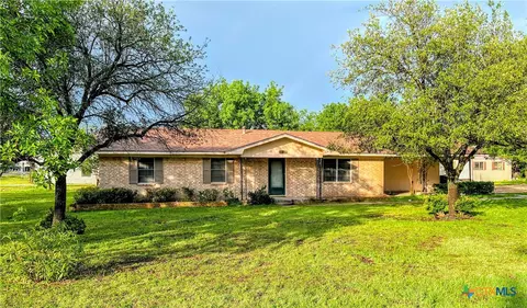 6 Gulf Ave, Rogers, TX 76569