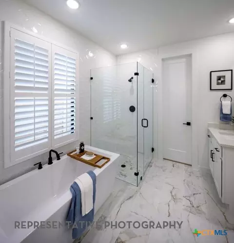 Bath - 8808 Fallkill Dr, Austin, TX 78744 photo 2 of 4