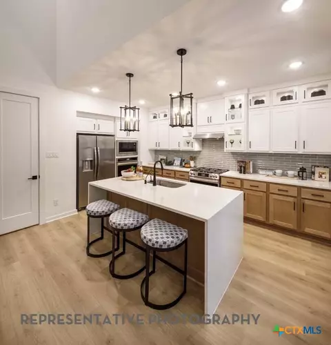 Kitchen - 8808 Fallkill Dr, Austin, TX 78744 photo 2 of 6