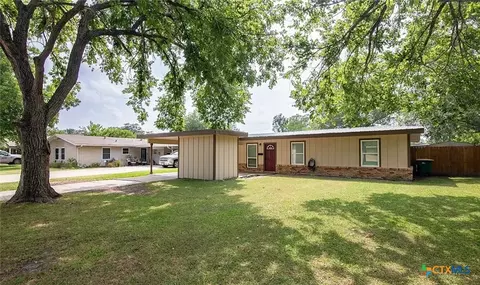 4713 Dahlia Ln, Victoria, TX 77904