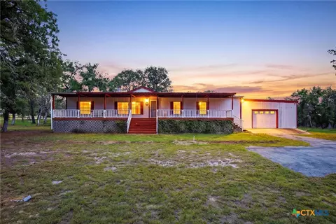554 Cherry Rdg, Floresville, TX 78114