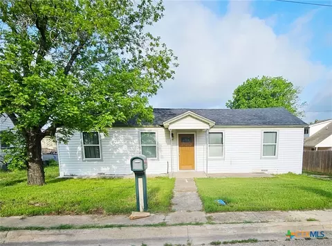 409 N 14th St, Gatesville, TX 76528