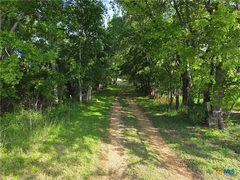 600 W Ave C, Milano, TX 76556