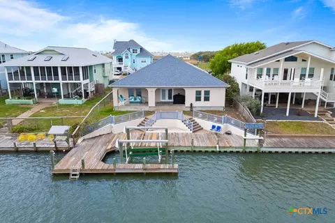 204 Lands End, Rockport, TX 78382