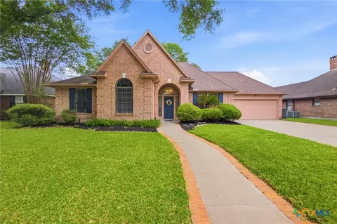 107 Lance Ln, Victoria, TX 77904