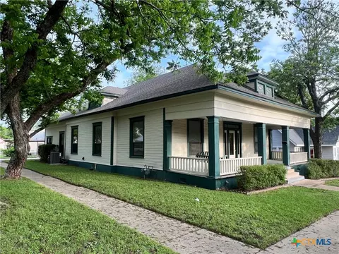 902 N 1st St, Temple, TX 76501
