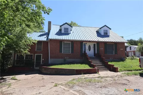 702 Trimmier Rd, Killeen, TX 76541