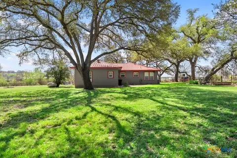 Exterior - 312 Gerald Dr, Blanco, TX 78606 photo 3 of 4