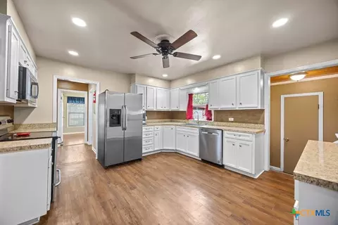 Entry Way - 312 Gerald Dr, Blanco, TX 78606 photo 1 of 1