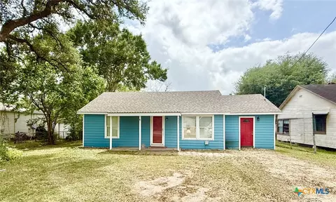 607 S East St, Edna, TX 77957