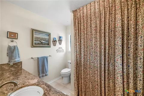 Bath - 205 E Bay Ave, Seadrift, TX 77983 photo 1 of 5