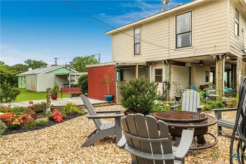Exterior - 205 E Bay Ave, Seadrift, TX 77983 photo 6 of 7