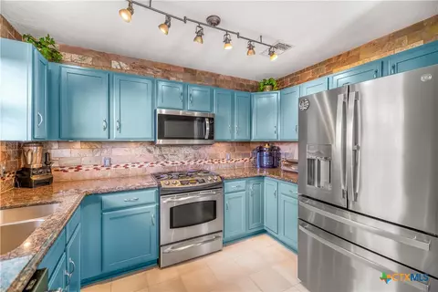 Kitchen - 205 E Bay Ave, Seadrift, TX 77983 photo 2 of 3