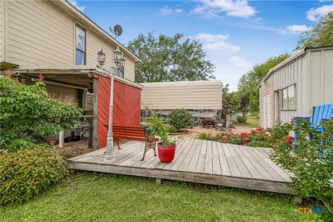 Exterior - 205 E Bay Ave, Seadrift, TX 77983 photo 4 of 7