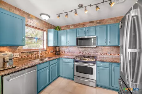 Kitchen - 205 E Bay Ave, Seadrift, TX 77983 photo 1 of 3