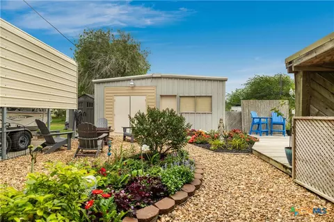 Exterior - 205 E Bay Ave, Seadrift, TX 77983 photo 5 of 7