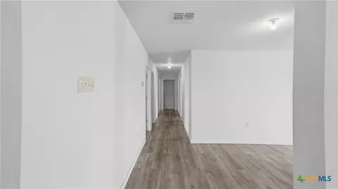 Entry Way - 950 Highsmith Rd, Luling, TX 78648 photo 3 of 3
