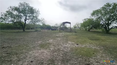2395 San Antonio River Rd, Victoria, TX 77905