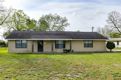604 Cannon Rd, Victoria, TX 77904