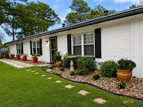 890 E Highway 21, Bastrop, TX 78602