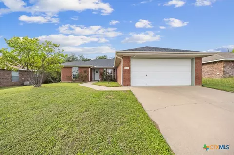 305 W Blancas Dr, Copperas Cove, TX 76522