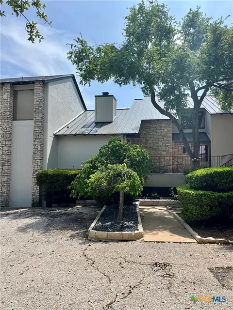 103 Island Dr #8, Horseshoe Bay, TX 78657