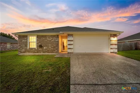 2032 Sabine Dr, Waco, TX 76708