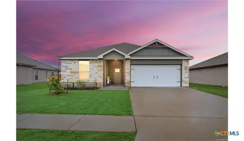 8409 Glade Dr, Temple, TX 76502