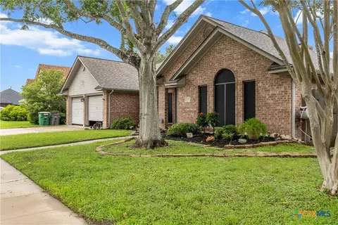 307 Cherrystone Cir, Victoria, TX 77904