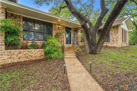 2600 N Beal St, Belton, TX 76513