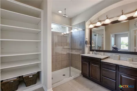 Bath - 521 Middle Brook Dr, Leander, TX 78641 photo 2 of 4