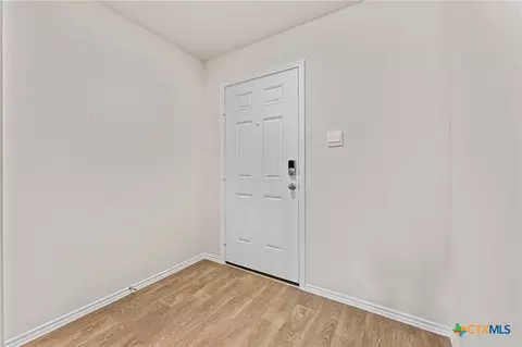 Entry Way - 210 Langston Dr, Uhland, TX 78640 photo 2 of 5