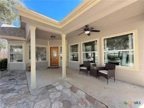 1660 Westview Court Ct, Canyon Lake, TX 78133