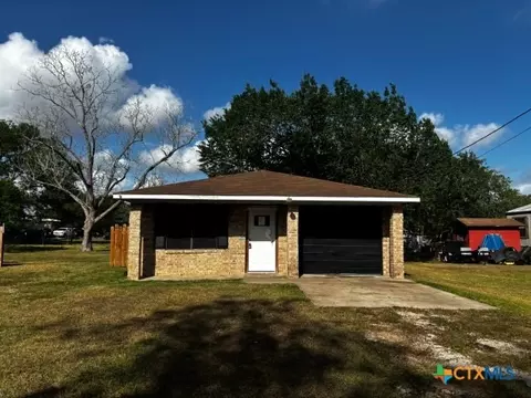 122 Rosa St, Edna, TX 77957