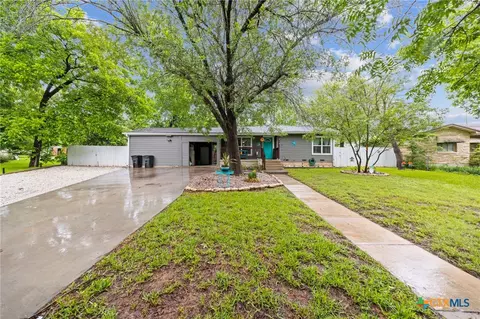 70 Sue Ann Dr, Lampasas, TX 76550