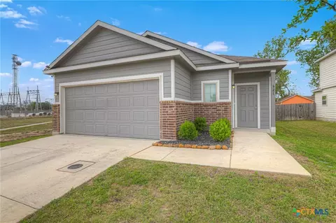 621 Kulpa Cross, Seguin, TX 78155