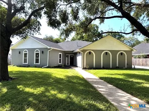 114 Chimney Rock Dr, Victoria, TX 77904