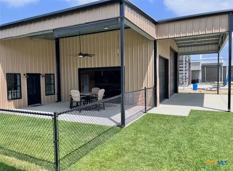 56 W Bank Ct, Port O'connor, TX 77982