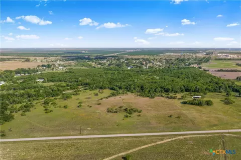 417 Old Bloomington Rd, Victoria, TX 77905