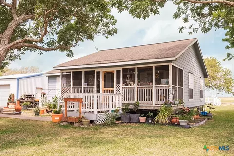 802 Bay St, Austwell, TX 77950